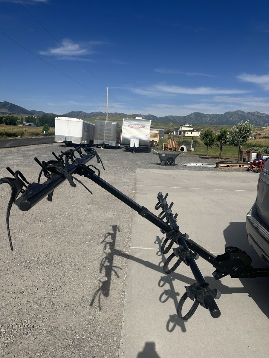 Yakima HangTight 6 Vertical Bike Rack