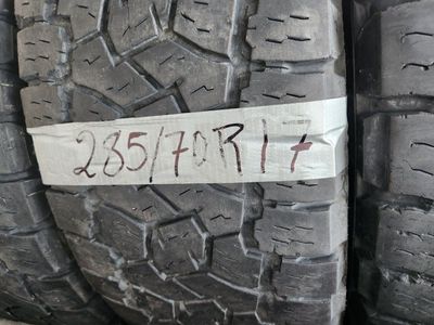 285/70r17 toyo open country at