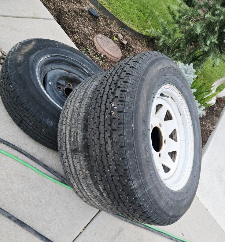 3 Trailer wheels/tires