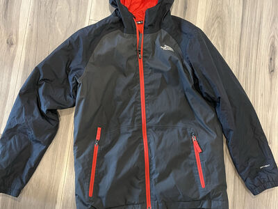 L Youth Northface ski jacket and pants