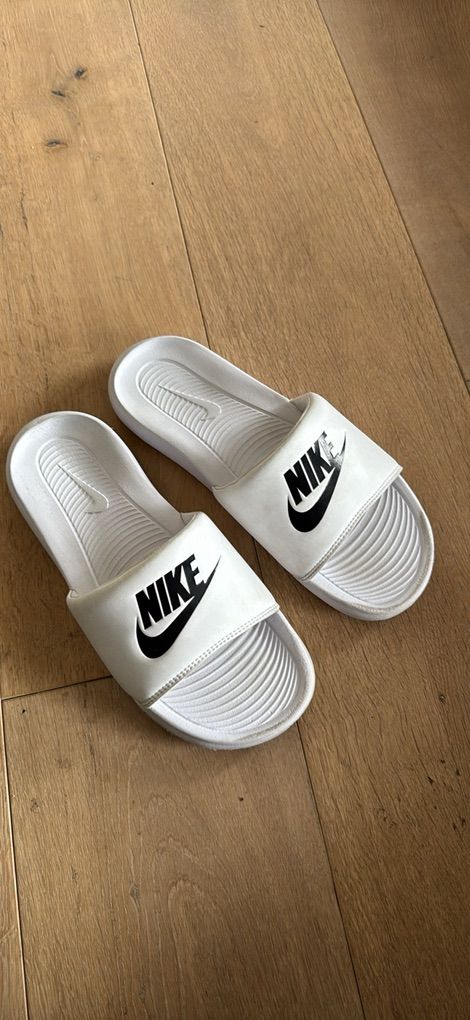 Nike slides