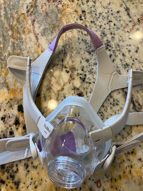 New ResMed F20 Mask, Cushion and Headgear, Size Medium