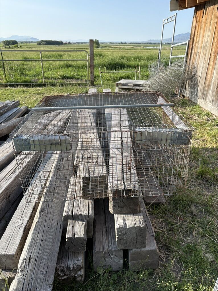 WIre Rabbit Or Chicken Cages