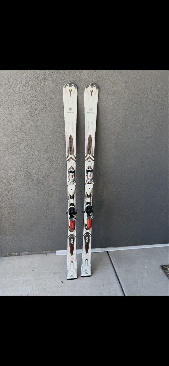 Rossignol Pursuit Downhill Skis with Rossignol Bindings Used, excellent condition. Length 177
