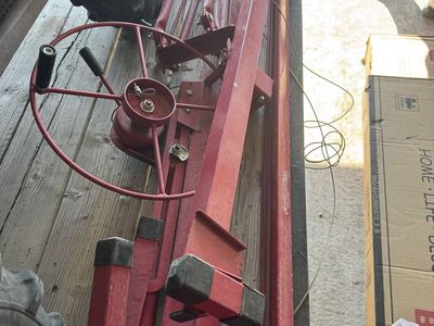 Red Metal Drywall Hoist / Sheetrock Panel Lift