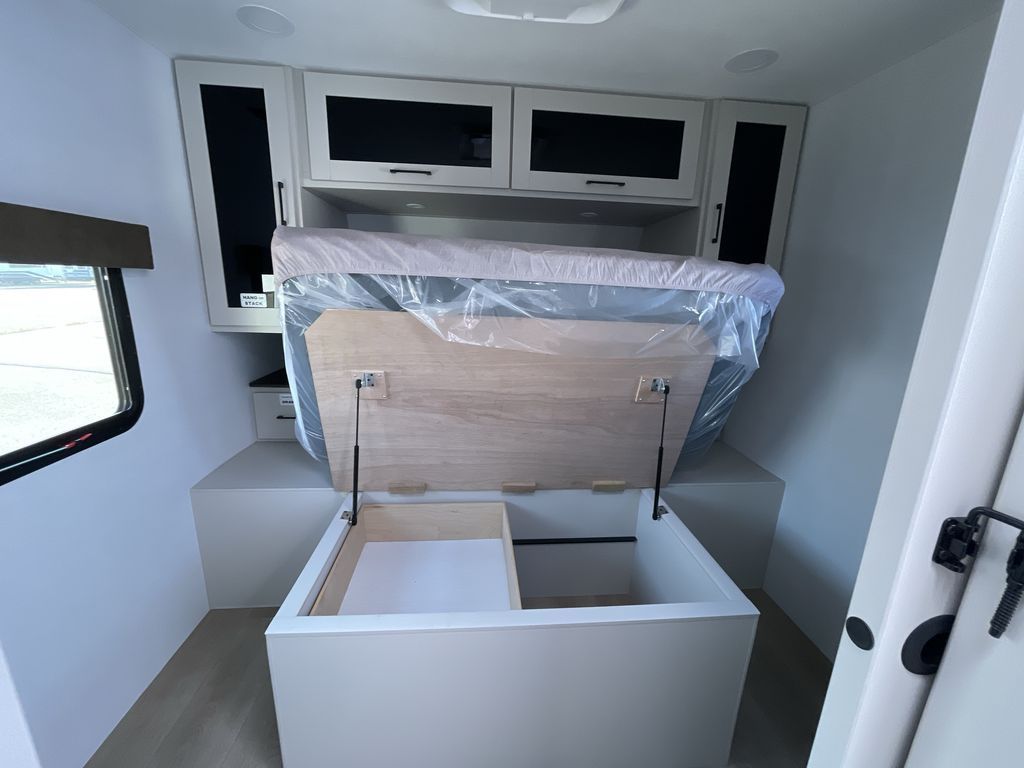 Main image 39
