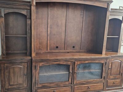Nice ENTERTAINMENT CENTER TV Stand