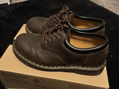 DOC MARTENS SIZE 9 MEN