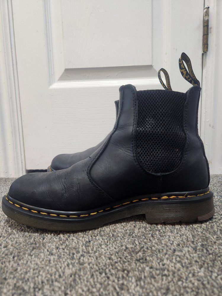 Women's Dr. Martens Chelsea Boots - Black, Size 9