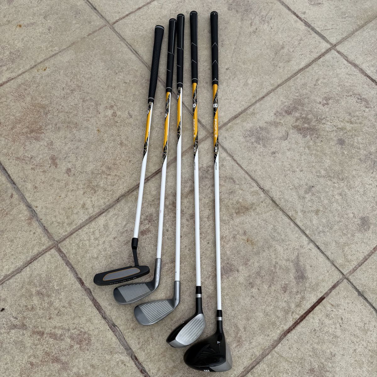 Wilson Profile JGI JR Complete Golf Club Set 6pc Med Yellow 8-11 yr old  No Bag