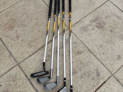 Wilson Profile JGI JR Complete Golf Club Set 6pc Med Yellow 8-11 yr old No Bag