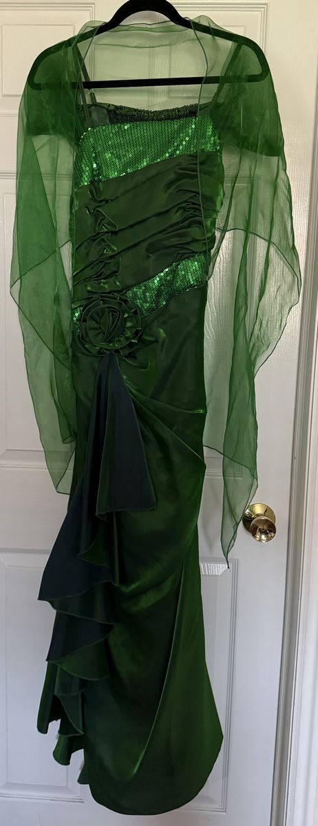 Elegant Emerald Green Sequin & Ruched Formal Gown Dress with Shawl - Size Small