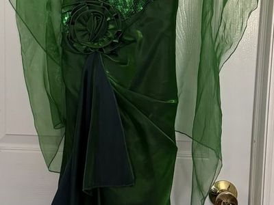 Elegant Emerald Green Sequin & Ruched Formal Gown Dress with Shawl - Size Small