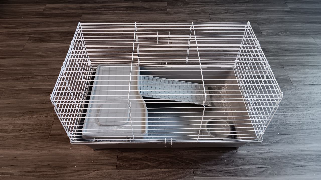 Guinea Pig Cage – Clean, Ready to Use – Good Condition