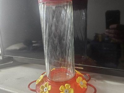Hummingbird feeder