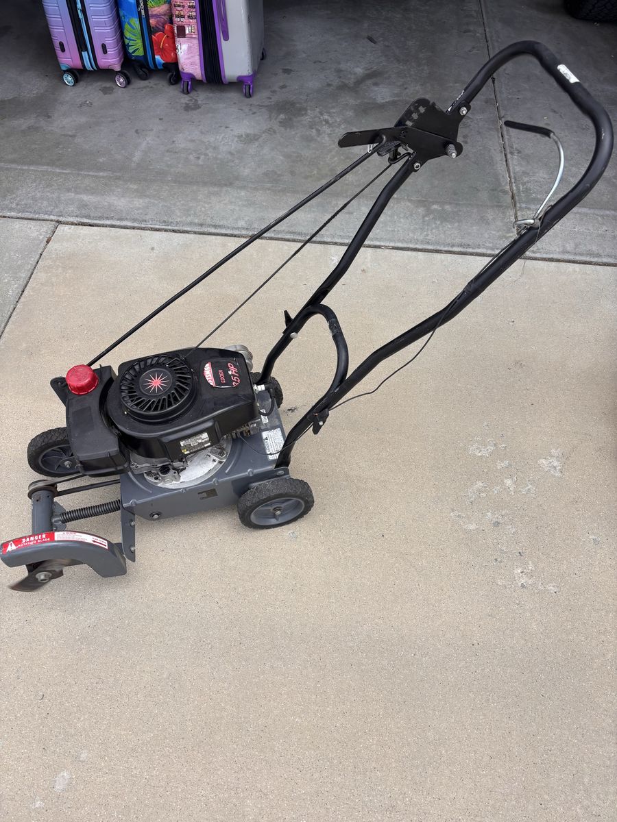 Good working craftsman 3.5 hp gas powered lawn edger