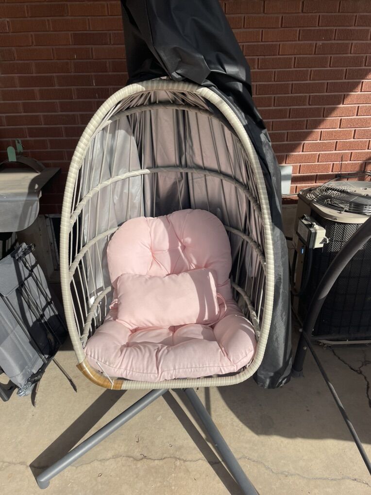 Hanging Chair With Stand