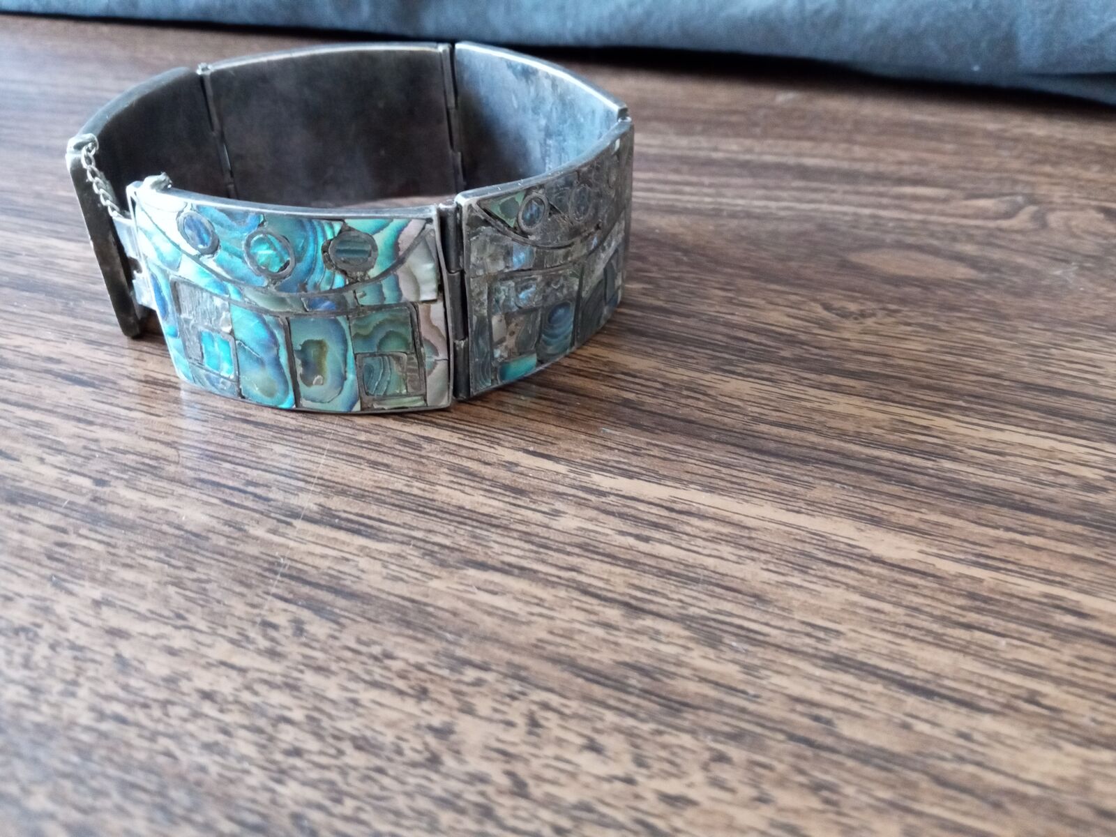 Very vintage sterling silver taxco cuff bracelet inlaid with mosaic of abalone