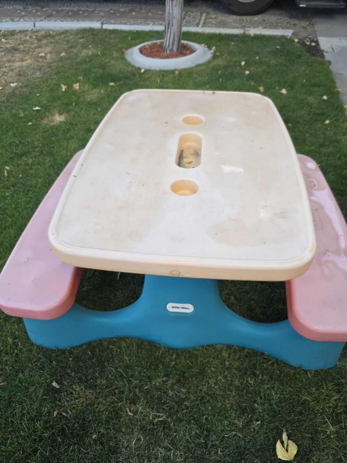 Little tikes table
