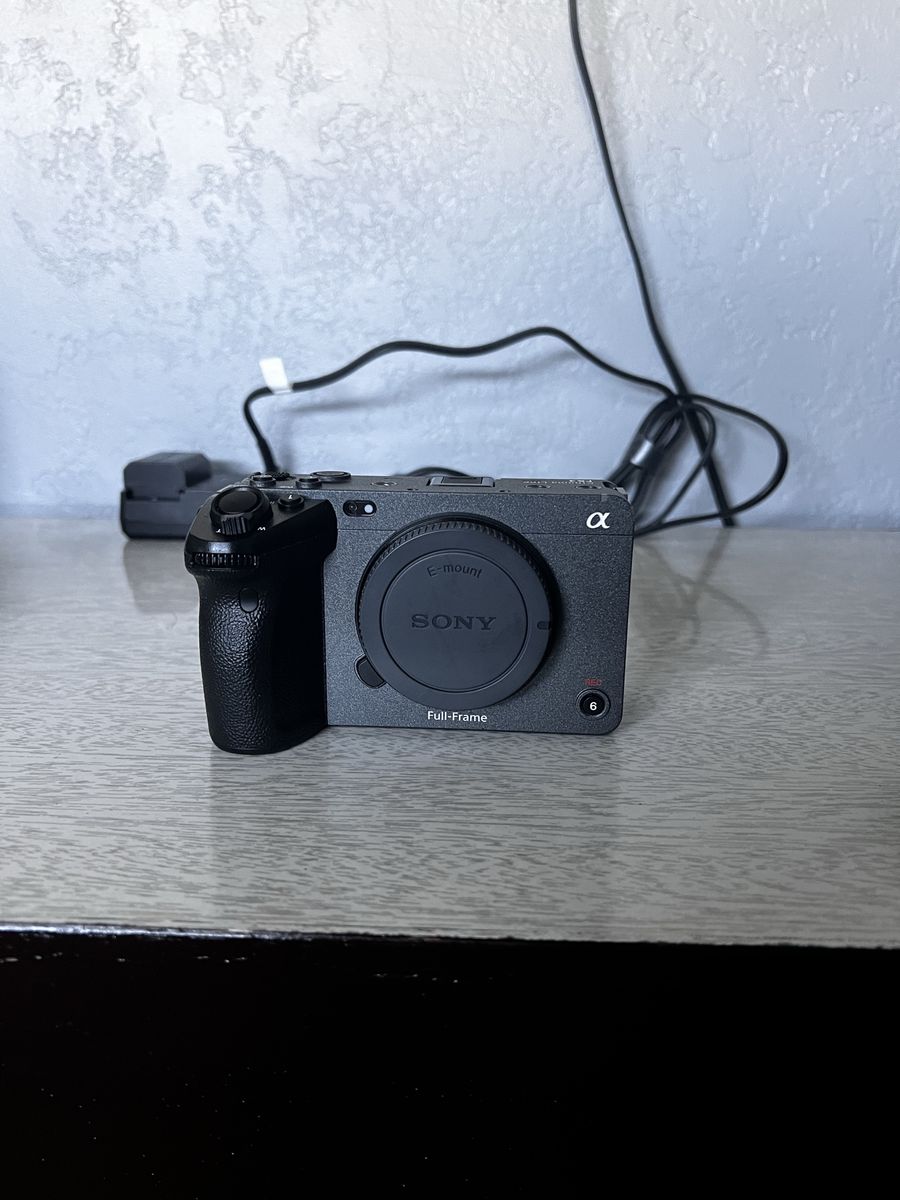 Sony FX3 Full-Frame Cinema Camera – Excellent Condition
