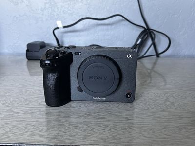Sony FX3 Full-Frame Cinema Camera – Excellent Condition