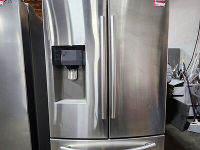 GREAT SAMSUNG FRENCHDOOR FRIDGE! W-WARRANTY