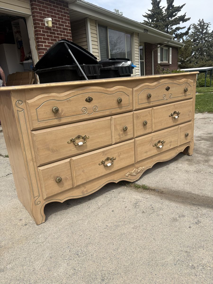 Wood dresser