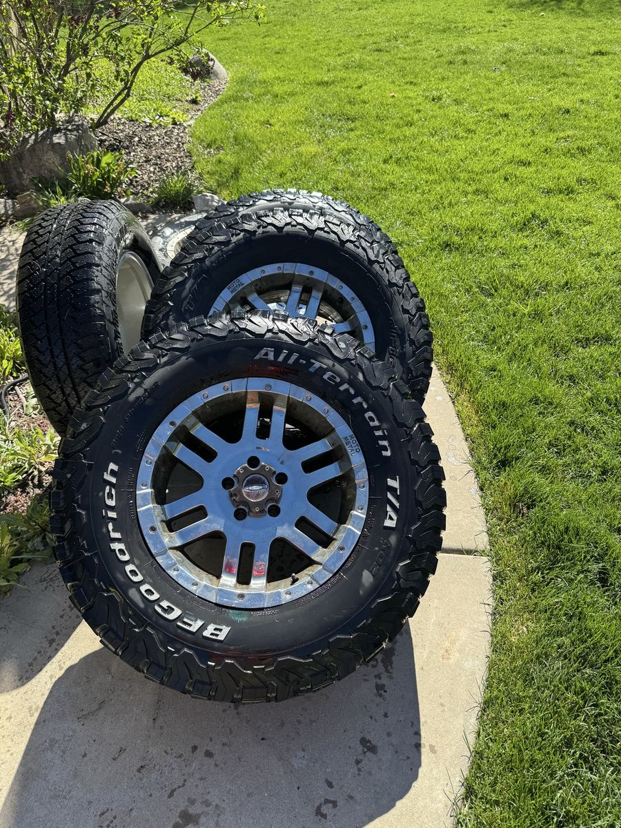 Set Of Jeep Wheels And Tires 35x12.5R18