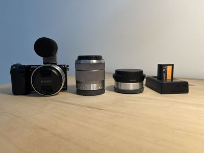 Sony NEX-5R Bundle