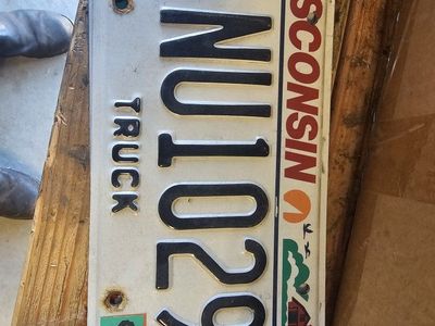 Vintage 2019 Wisconsin Truck License Plate BNU1029 - Collectible Automobilia Display