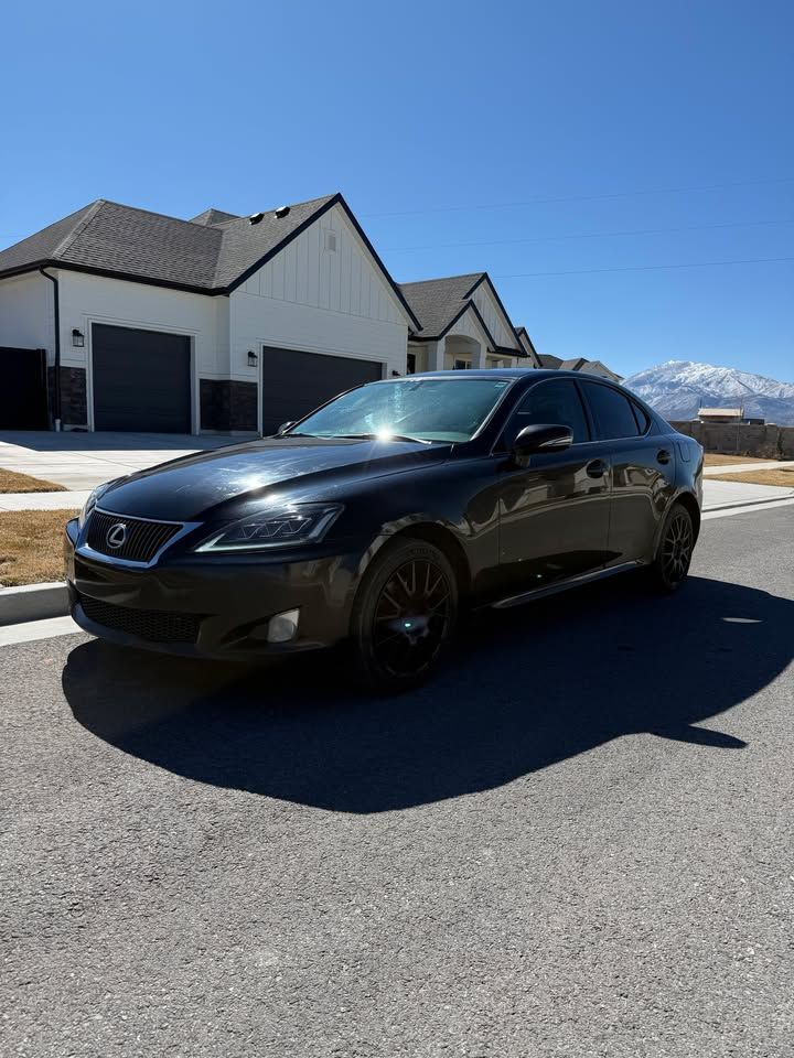 2010 LEXUS IS Base