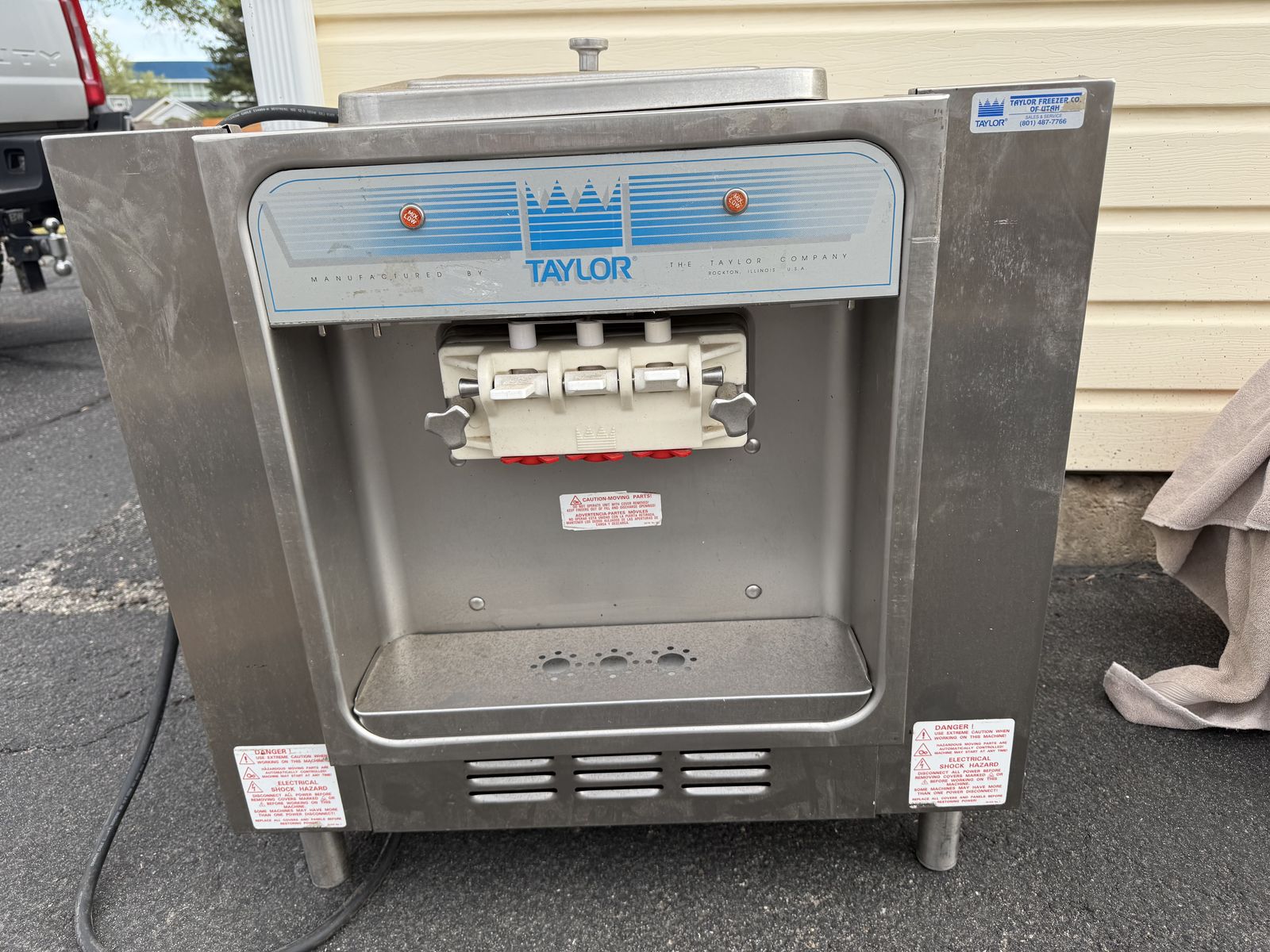 Taylor 162-27 Table Top Soft Serve Ice Cream/Frozen Yogurt Machine 2 Flavor Twist