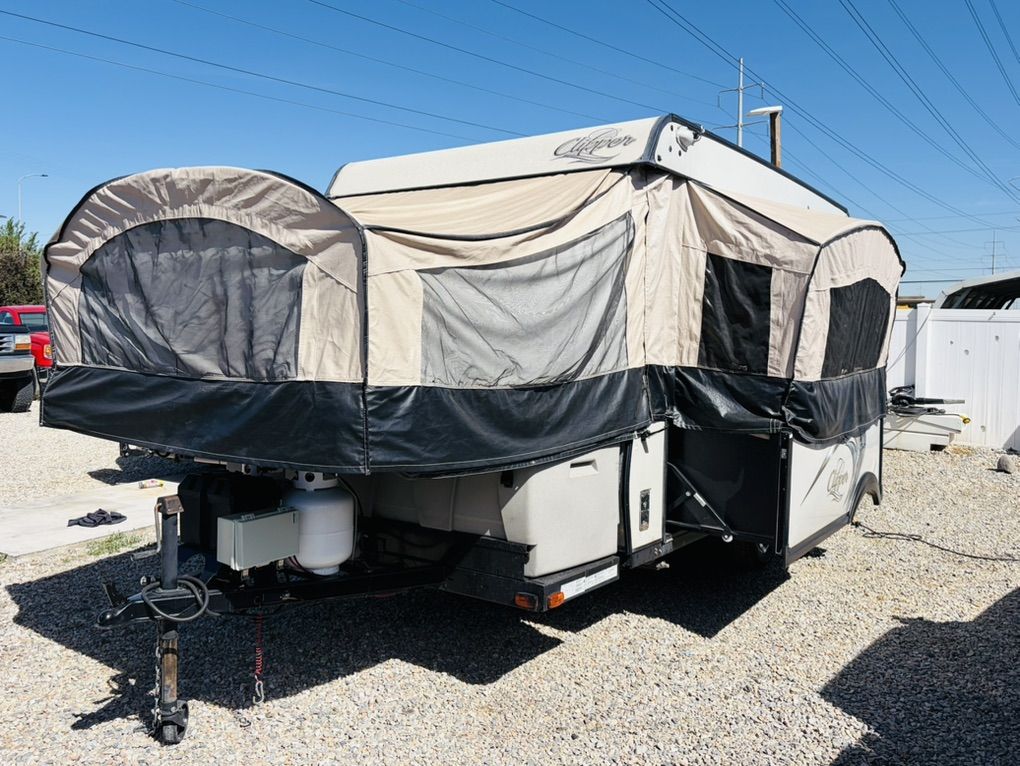 2017 Coachmen Clipper tent trailer