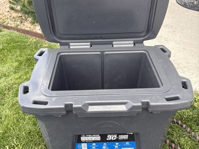 Polaris Northstar 30 qt Cooler W/ Brackets