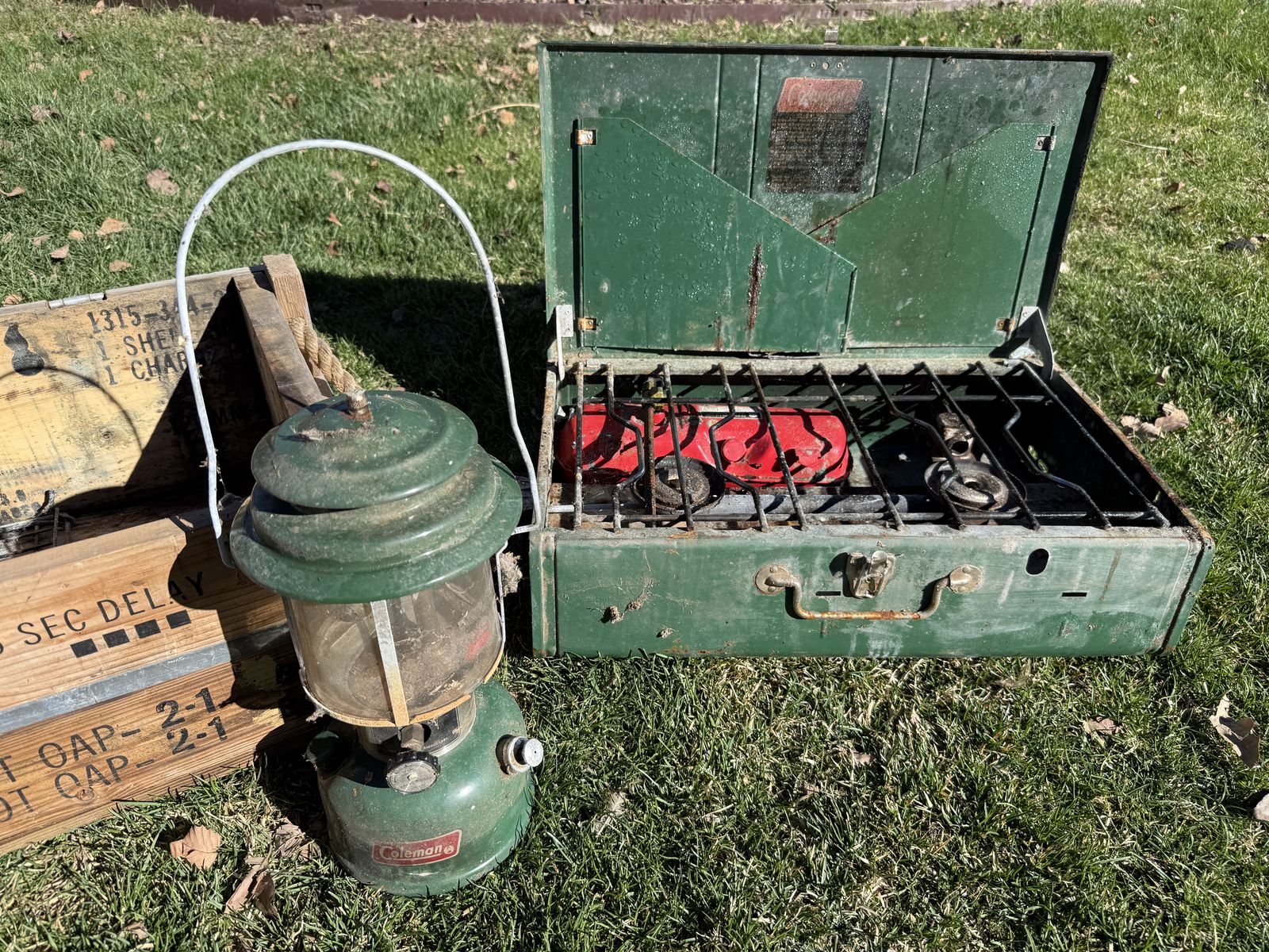 Vintage Coleman Stove And Lanturn