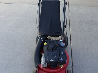 Snapper Hi-Vac Push Lawn Mower with Briggs & Stratton Engine