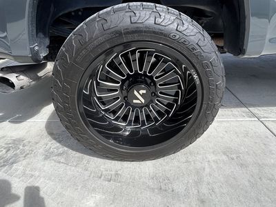 Arkon Alexanders 22x12 w/ 35" Toyos/Ford Superduty