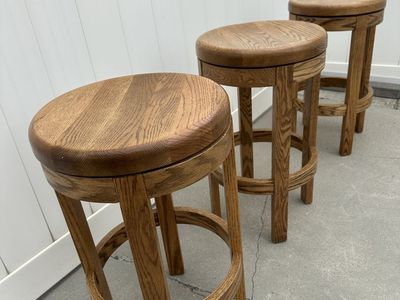 Nice & Comfy Oak Swivel Bar Stools