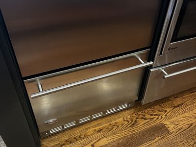 GE Monogram 24" stainless undercounter refrigerator drawers, excellent condition