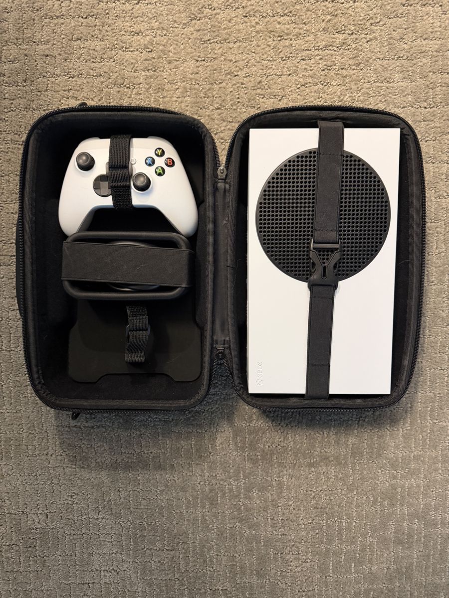 Xbox Series S - All Digital Gaming Console - 512GB SSD - Includes Wireless Controller - 120FPS - Robot White