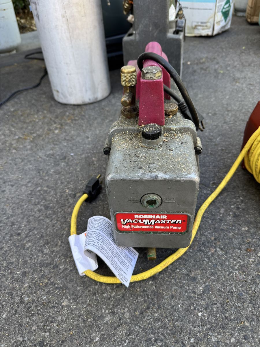 Robinair Vacuum Pump