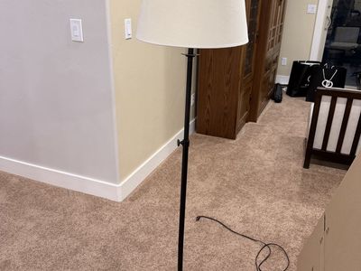 Tall adjustable lamp