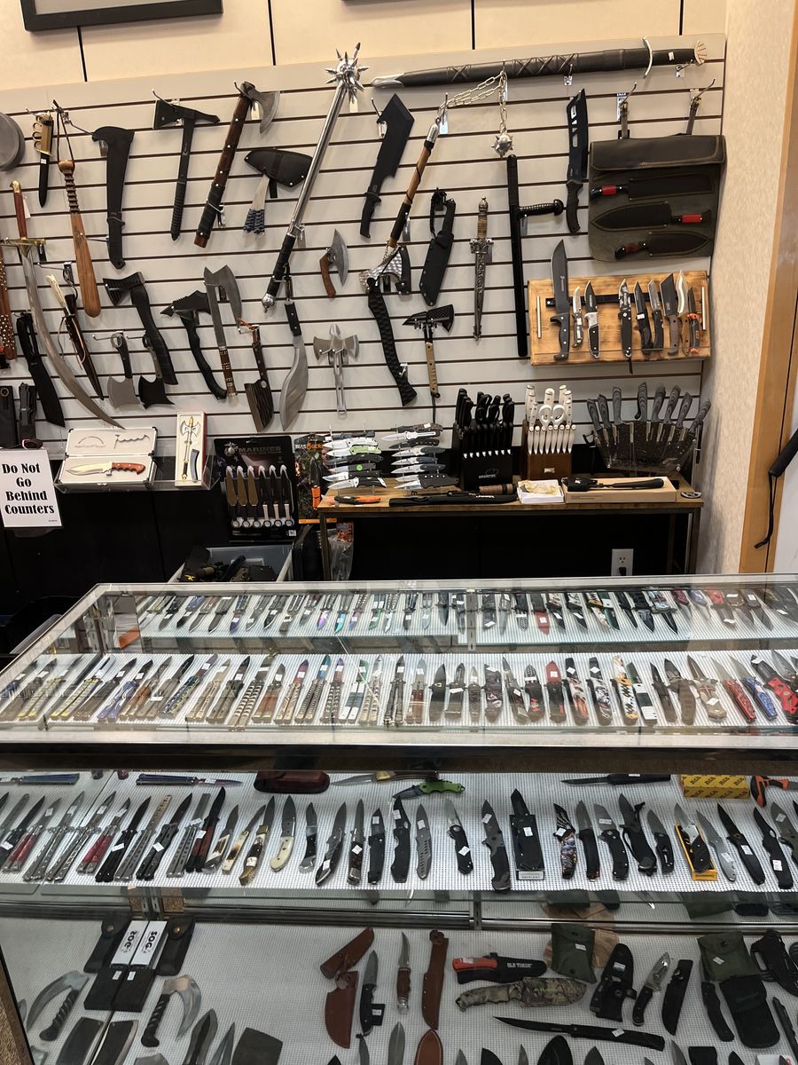 POCKET KNIVES, FIXED KNIVES, KNUCKLES, BAYONETS & WAY WAY MORE! "UNITE" @ SOUTHTOWN MALL IN SANDY!