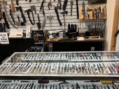 POCKET KNIVES, FIXED KNIVES, KNUCKLES, BAYONETS & WAY WAY MORE! "UNITE" @ SOUTHTOWN MALL IN SANDY!