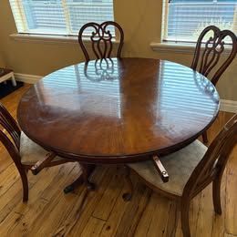 Solid Wood Stanley Furniture Dining room Table & 6 Chairs