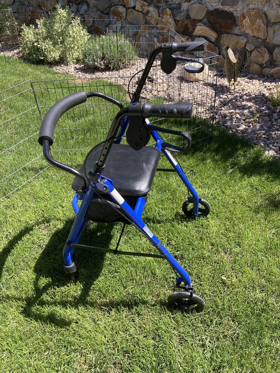 Guardian Four Wheeled Walker (Rollator Walker) with Brakes and Seat