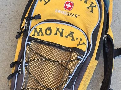 SwissGear Hydration Backpack – Yellow & Black Lightweight Hiking Daypack