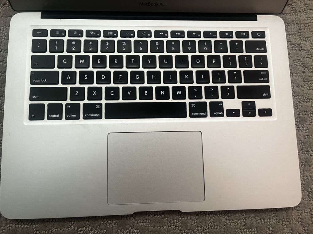MAC BOOK AIR 2010