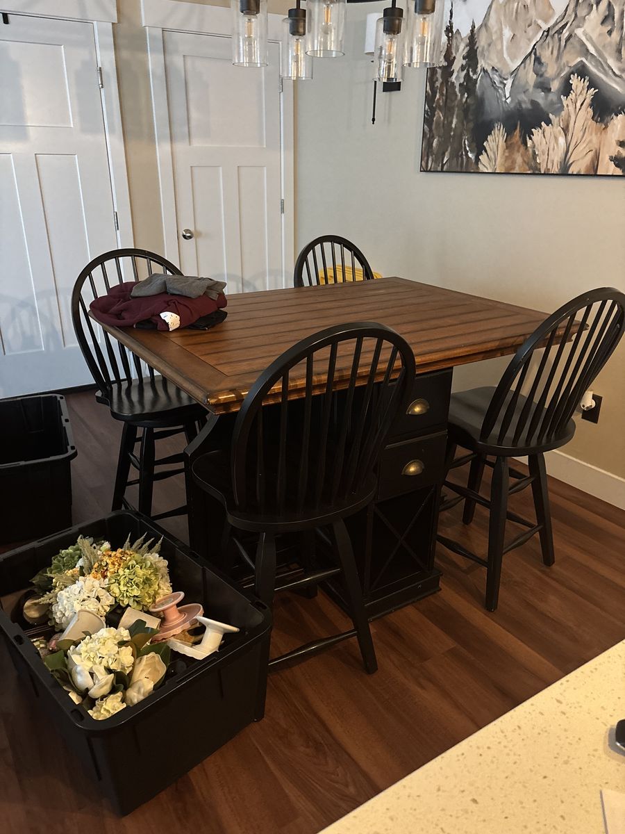 Bar Height Dining Set (4 Chairs)