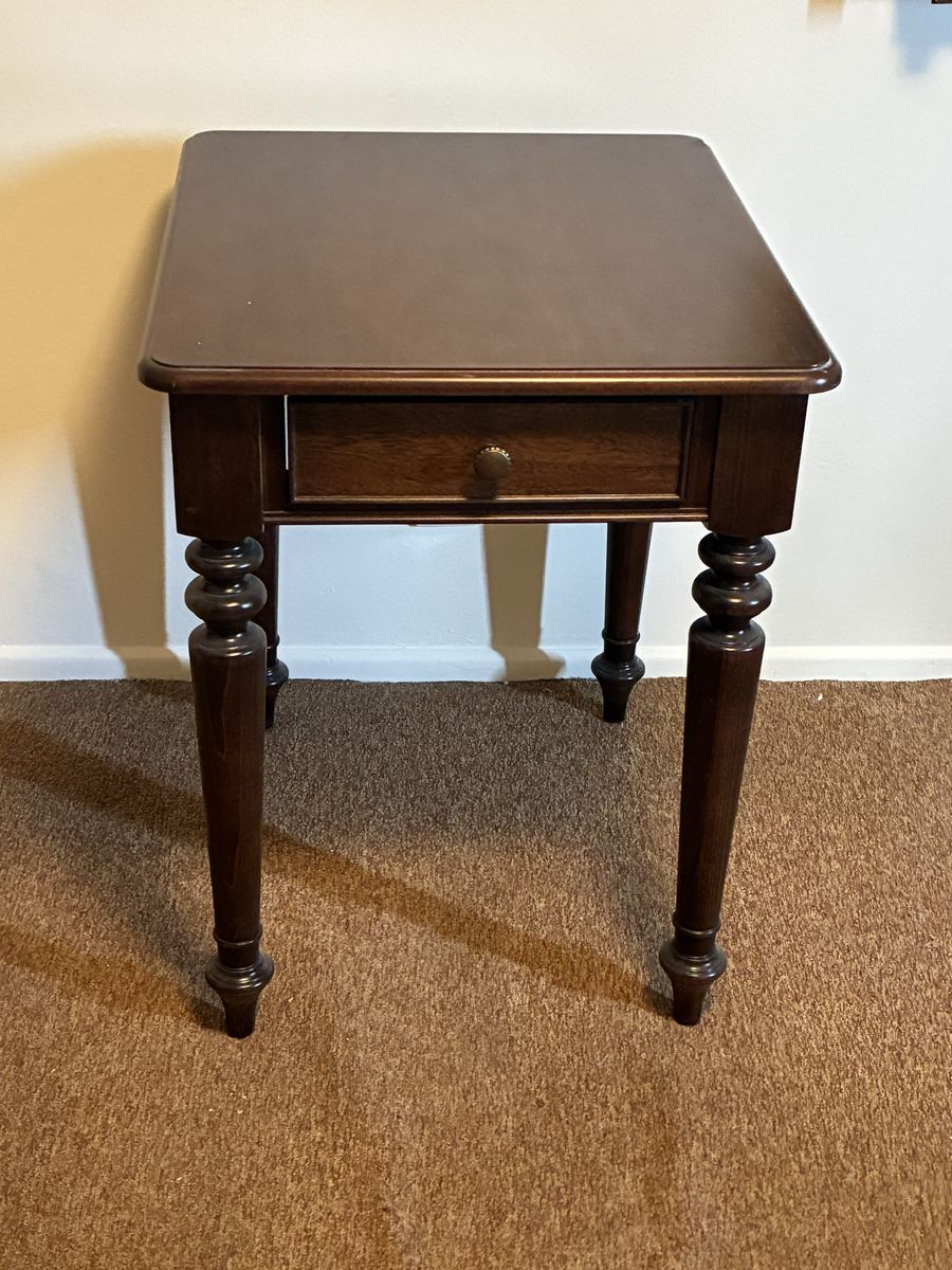 Dark Wood Drexel Heritage End Table with Dovetail Single Drawer, Spindle Legs